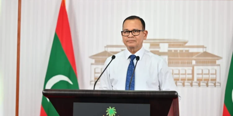 ވ. އަތޮޅާއި މ. އަތޮޅުގެ ރަށަކުން ވެސް މީހުން ބަދަލުވާން އެދިއްޖެ : ވަޒީރު އާދަމް ޝަރީފް