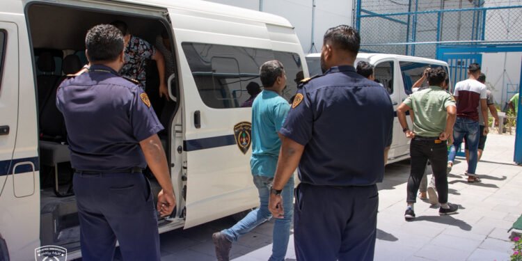 ޑިޓެންޝަން ސެންޓަރުގައި ތިބި ބިދޭސީން ކާނާ ވިހަވި މައްސަލަ އެޗްއާރްސީއެމް އިން ބަލަނީ