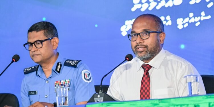 ޒަކިއްޔާގެ މަރުގެ މައްސަލައިގަ ސީޕީ ޝުޖާޢު އަދި ވަޒީރު އިހްސާން ހޮޅުދޫއަށް