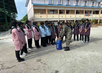 ފ.ނިލަންދޫ ސްކޫލުގެ ކެޑޭޓުންނާއި ސްކައުޓުންނަށް ފަޔަރ އެވެއަރނެސް ސެޝަނެއް ބާއްވައިފި