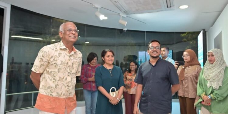 ރައީސް މައުމޫންގެ ފޮންޓު ތަޢާރަފް ކުރެވުމަކީ ދިވެހިބަސް ދިރުވައި އާލާކުރެއްވުމުގެ މަސައްކަތްޕުޅުގެ ރަމްޒެއް : ކުރީގެ ރައީސް އިބްރާހިމް މުޙައްމަދު ޞާލިޙް