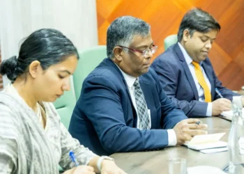 އިންޑިއާގެ ހައި ކޮމިޝަނަރު، މިނިސްޓަރ ޠާރިޤްއާ ބައްދަލު ކުރައްވައިފި