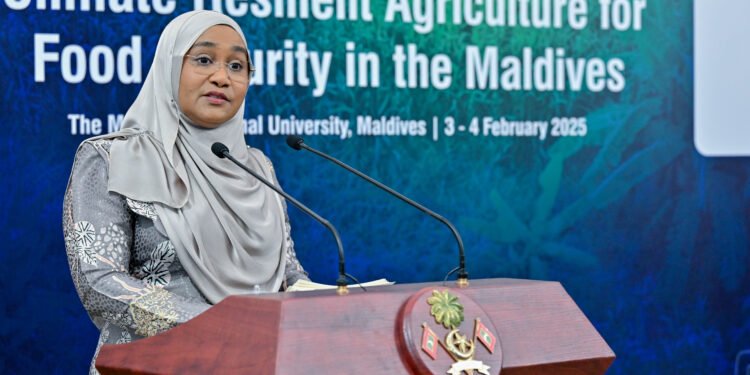 ވަށާޖެހޭ، ދެމެހެއްޓެނިވި އަދި ޤުދުރަތީ ކާރިސާތަކުން ސަލާމަތްކަން ކަށަވަރުކުރެވޭ، ދަނޑުވެރިކަމުގެ ސިނާޢަތެއް ދިވެހިރާއްޖޭގައި ޤާއިމުކުރުމަކީ މުހިންމުކަމެއް – މެޑަމް ސާޖިދާ