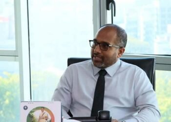 ވަޒީރު އިހުސާނުގެ އިތުބާރު އޮތްކަމަށް ރައްޔިތުންގެ މަޖިލީހުން ފާސްކޮށްފި