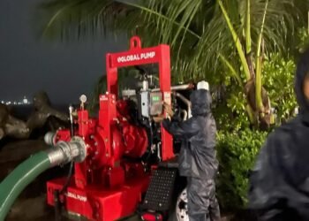 މާލޭގެ ތިން ސަރަހައްދެއްގައި ޕަމްޕު ބަހައްޓައިގެން ފެންހިންދުމުގެ މަސައްކަތް ސިފައިން ފަށައިފި