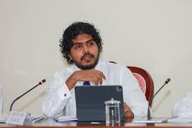 ފެނަކަ ކޯޕަރޭޝަންގެ އެމް ޑީ އިސްތިއުފާ ދެއްވަން އަޒާން ގޮވާލައްވައިފި