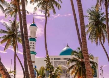 ބ. އޭދަފުށީ ގައި ތަފާތު ރީތި މިސްކިތެއް ހުޅުވައިފި