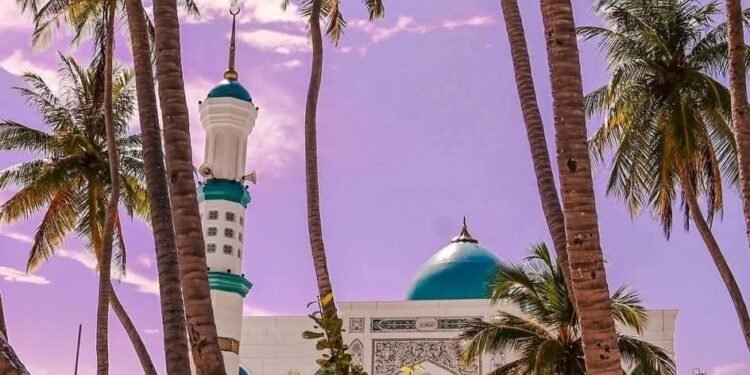 ބ. އޭދަފުށީ ގައި ތަފާތު ރީތި މިސްކިތެއް ހުޅުވައިފި