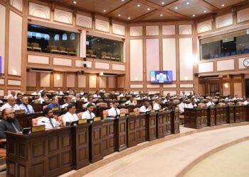 ރޯދަމަހު ބޭއްވި މަޖިލީހުގެ ފުރަތަމަ ޖަލްސާ ކުރިއަށްދިޔައީ  ބައި ގަޑިއިރު