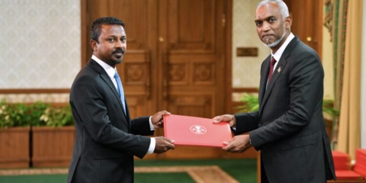 ފަނޑިޔާރުންގެ މައްސަލަތައް ބަލާ ކޮމިޓީން އުޝާމް އިސްތިއުފާ ދެއްވައިފި