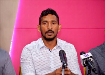 މަޖިލީހުގެ މެންބަރުންގެ މުސާރަ ކުޑަކުރަން އިނގުރައިދޫ ދާއިރާގެ މެންބަރު އިބްރާހިމް ފަލާހު ތާއީދުކުރައްވައިފި