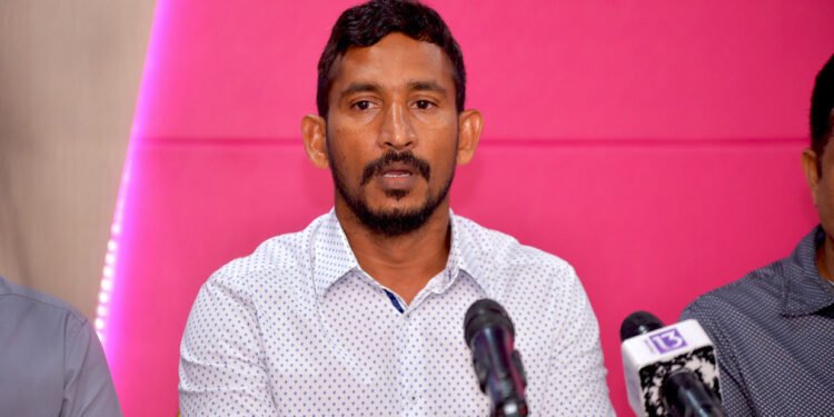 މަޖިލީހުގެ މެންބަރުންގެ މުސާރަ ކުޑަކުރަން އިނގުރައިދޫ ދާއިރާގެ މެންބަރު އިބްރާހިމް ފަލާހު ތާއީދުކުރައްވައިފި