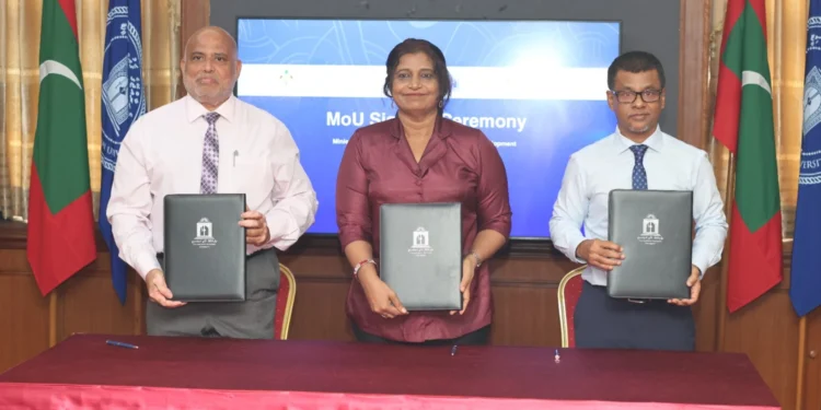 ޞިއްހީ ދާއިރާއިން ދިވެހިން ތަމްރީން ކުރުމަކީ އެންމެ ބޮޑު އަމާޒު: މިނިސްޓަރ