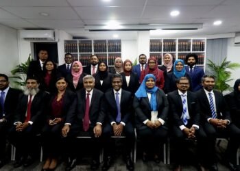 13 ފަރާތަކުން ޤާނޫނީ ވަކިލުކަމުގެ ހުވާކޮށްފި