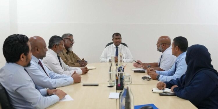 ދިވެހިބަހާއި ތާރީޚާއި ޘަޤާފަތާ ބެހޭ ވުޒާރާއާ ދިވެހި ފުލުހުންގެ ޚިދުމަތުގެ ވިކްޓިމް ސަޕޯޓް ޑިޕާޓުމަންޓާ ދެމެދު މަޝްވަރާ ބައްދަލުވުމެއް ބާއްވައިފި