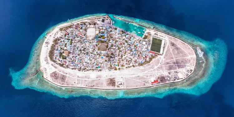 ރޭގަނޑު އެކަނި މަގުމައްޗަށް ނުކުންނަ ކުދިންނަށް ފުލުހުން ފާރަވެރިވަނީ