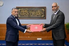 ފުލުހުން ޤާނޫނާ ހިލާފަށް އަމަލުކުރިތޯ ބަލަނީ