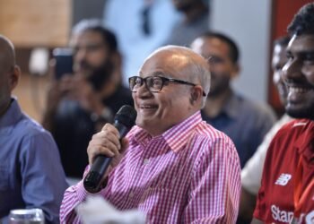 އިނގިރޭސިވިލާތުގައި ރާއްޖޭގެ ފަތުރުވެރިކަން ކުރިއެރުވުމަށްޓަކައި ސަރުކާރުން ކުރަމުންދާ މަސައްކަތްތަކަށް ރައީސް މައުމޫންގެ ތައުރީފު