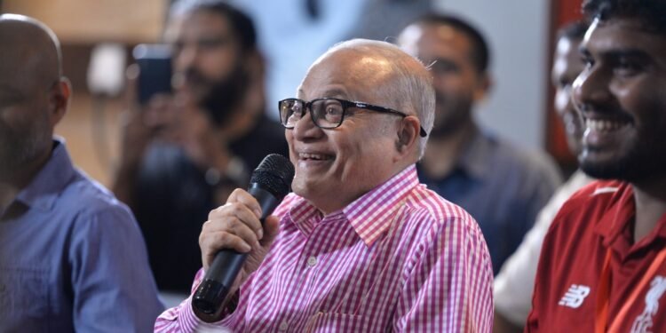 އިނގިރޭސިވިލާތުގައި ރާއްޖޭގެ ފަތުރުވެރިކަން ކުރިއެރުވުމަށްޓަކައި ސަރުކާރުން ކުރަމުންދާ މަސައްކަތްތަކަށް ރައީސް މައުމޫންގެ ތައުރީފު
