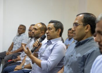 ފުލުހުންގެ ޒިންމާއަކީ ރައީސް ޑރ މުޢިއްޒުއާއި ރައީސްގެ އާއިލާ ބެލެހެއްޓުންތޯ: ރައީސް ޔާމީން