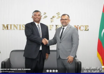 އިންޑިއާ ސަރުކާރުން ދިވެހިރާއްޖެއަށް ކަނޑައެޅުއްވި އައު ސަފީރު،  ވަޒީރު ޒަމީރުގެ އަރިހަށް އިޙްތިރާމްގެ ޒިޔާރަތެއް ކުރައްވައިފި