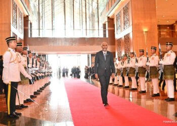 ރައީސް ޑރ. މުއިއްޒު މެލޭޝިއާއަށް ވަޑައިގެންފި