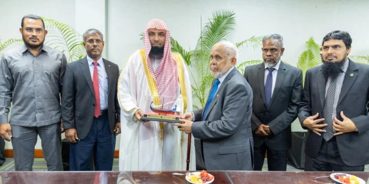 އިމާމް ޑރ. ޞަލާޙުލް ބުދައިރު، އިސްލާމީ ފަތުވާދޭ އެންމެ މަތީ މަޖިލީހާއި ބައްދަލު ކުރައްވައިފި