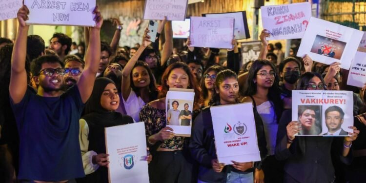 ޔުމްނުގެ އިންސާފަށް ގޮވާލާ  މުޒާހަރާ އަދިވެސް ކުރިއަށް