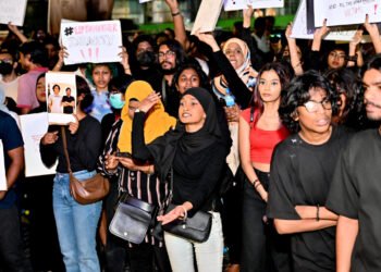 ޒުވާނުން ބާއްވަމުންދާ ސިލްސިލާ މުޒާހާރާގެ ތެރެއިން ދެ ޒުވާނުން ހައްޔަރުކޮށްފި