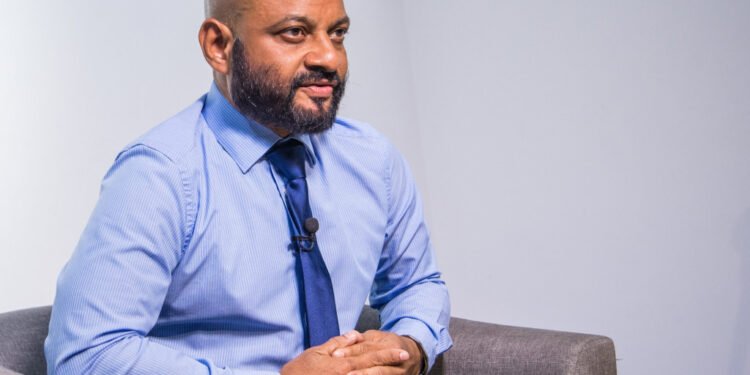 ސަރުކާރުން ޖަވާބުދާރީވުމުގައި ނުކުޅެދޭނަމަ މުޒާޙަރާ ކުރާނެ : ފާރިސް މައުމޫން