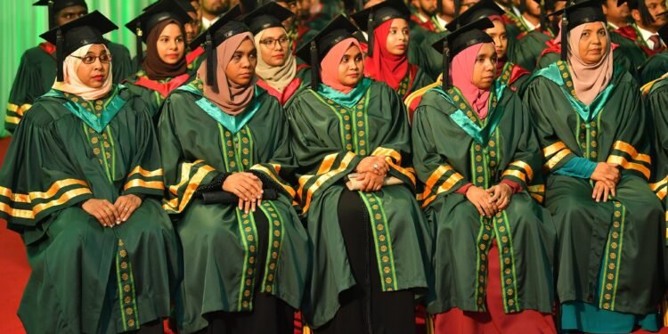 އައިޔޫ އެމް އިން އޯގަސްޓް މަހު ފަށާ ކޯސްތައް އިޢުލާންކޮށްފި