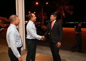 ބްލޫ ޕްލެނެޓްގެ ދައުވަތަކަށް ނައިބްރައީސް ހަވާއީއަށް