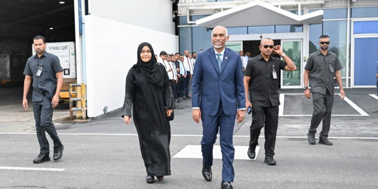 މިއަހަރުގެ ޙައްޖުގެ އަޅުކަން އަދާކުރެއްވުމަށް ރައީސުލްޖުމްހޫރިއްޔާގެ ދެކަނބަލުން ފުރާވަޑައިގެންފި