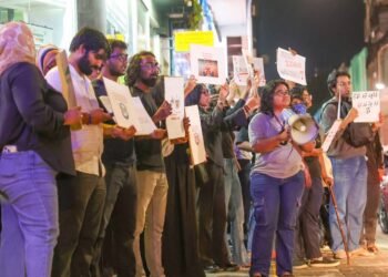 ޒުވާނުންގެ މުޒާހާރާގެ ތެރެއިން ހައްޔަރުކުރި ދެޒުވާނުން ދޫކޮށްލުމަށް އެމްޑީޕީން ގޮވާލައިފި