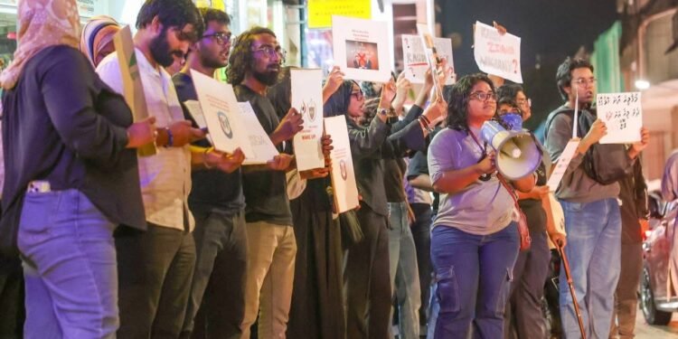 ޒުވާނުންގެ މުޒާހާރާގެ ތެރެއިން ހައްޔަރުކުރި ދެޒުވާނުން ދޫކޮށްލުމަށް އެމްޑީޕީން ގޮވާލައިފި