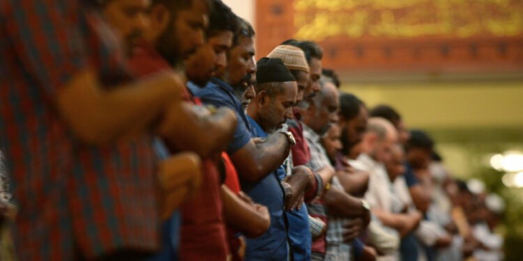 މާތްﷲ ގެ ޙަޟްރަތަށް އެންމެހާ މީސްތަކުން ރުޖޫޢު ކުރެވޭނެ ދުވަހަށް ރައްކާތެރިވެ ތިބެވޭނީ، މާތްﷲ އަށް ފުރިހަމަ ގޮތުގައި އީމާންވެގެން – ހުކުރު ޚުޠުބާ