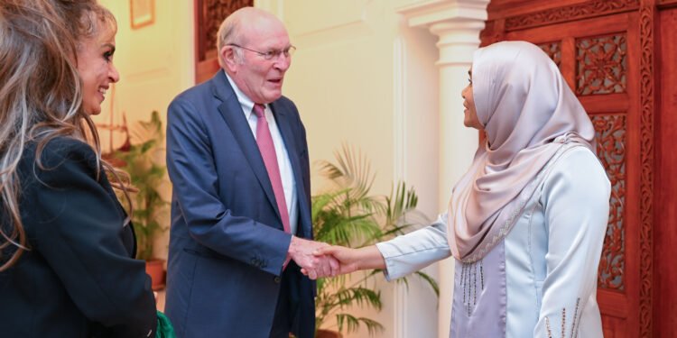 މެޑަމް ސާޖިދާ މުޙައްމަދުގެ އަރިހަށް، މެރކް ފައުންޑޭޝަންގެ މަންދޫބުން ޒިޔާރަތް ކުރައްވައިފި