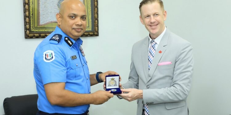 ޑެޕިއުޓީ ކޮމިޝަނަރ އޮފް ޕޮލިސް އިސްމާޢީލް ނަވީން އާރު.ސީ.އެމް.ޕީގެ އިންޓަރނޭޝަނަލް ލިއޭޒަން އޮފިސަރ ބައްދަލުކުރައްވައިފި