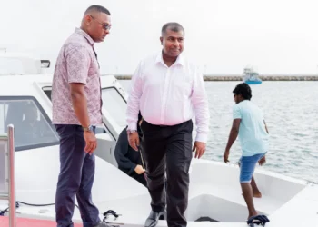 ކ. ގުރައިދޫގައި ބައްވާ އަޟްޙާ ޢީދުގެ ހަރަކާތްތައް ޝަރަފުވެރިކޮށްދެއްވަނީ ވަޒީރު އާދަމްނަޞީރު  