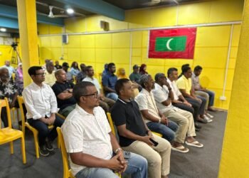 ހޯރަފުށި ބޮޓްލިންގ ޕްލާންޓުގެ މަސައްކަތް ހުއްޓާލައި މުވައްޒަފުން ވަޒީފާއިން ވަކިކުރުން އެމްޑީޕީ އިން ކުށްވެރިކޮށްފި