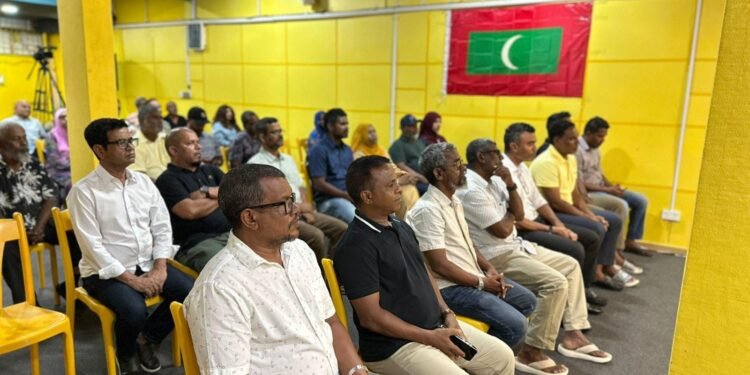 ހޯރަފުށި ބޮޓްލިންގ ޕްލާންޓުގެ މަސައްކަތް ހުއްޓާލައި މުވައްޒަފުން ވަޒީފާއިން ވަކިކުރުން އެމްޑީޕީ އިން ކުށްވެރިކޮށްފި