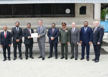 އޮސްޓްރޭލިއާގެ ބޮޑުވަޒީރުގެ ނައިބު އަދި ދިފާޢީ ވަޒީރު ހުކުރު މިސްކިތަށް ޒިޔާރަތްކުރައްވާ އެ އާސާރުގެ ތަރީޚު ބައްލަވާލައްވައިފި