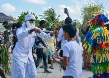 ޢީދަށް ރަށްރަށަށް ދާ މީހުން މިއަހަރު މަދުވާނެ – ޢީދުގެ ޕްލޭން ބަދަލުގެންނަށް ޖެހިފައި!