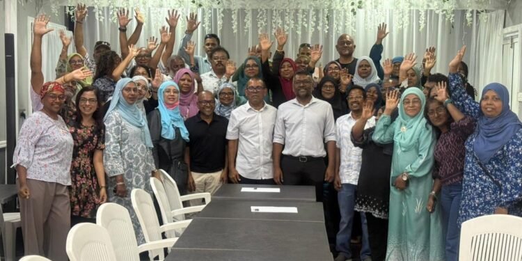 މައިޕާޓީ އެމްޑީޕީގެ ޗެއާޕަސަން ރައީސް ނަޝީދާއެކު!