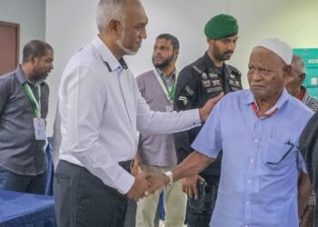 ދިވެހިން ޙައްޖަށް ދާން ޖަހާ ވެކްސިނާއި ބޭނުންވާ ބޭސް އަދި ޙައްޖަށް ގޮސް ތިބޭއިރު ޑޮކްޓަރަށް ދެއްކުމަށް ފަހު ނަގާ ބޭސް ވެސް، ހިލޭ ލިބޭނެ: ރައީސް