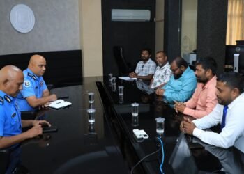ކޮމިޝަނަރ އޮފް ޕޮލިސް، ކޮނޑޭ ކައުންސިލާއި ބައްދަލު ކުރައްވައިފި