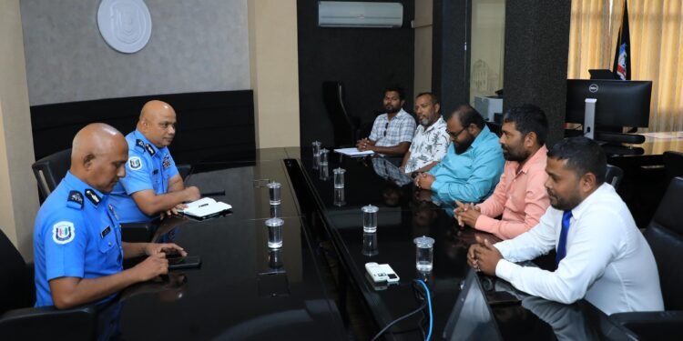 ކޮމިޝަނަރ އޮފް ޕޮލިސް، ކޮނޑޭ ކައުންސިލާއި ބައްދަލު ކުރައްވައިފި