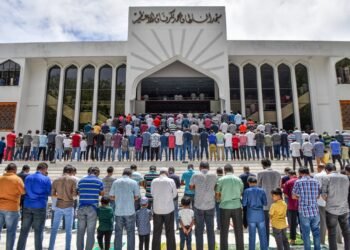 މުސްލިމުން ކާފިރު ކުރުމަކީ ޖާހިލުކަމާއި ޝަރުޢީ ހުކުމްތައް ދޭހަނުވުމާއި ޝުބުޙުތަކަށް ހެއްލުމުގެ ނަތީޖާ – ހުކުރު ޚުޠުބާ