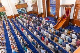 މާލީ މުޢާމަލާތްތައް ކުރުމުގައި އިސްލާމީ ޝާރީޢަތާއި އެއްގޮތަށް ޢަމަލު ކުރުމަށް ހުކުރު ޚުޠުބާގައި ގޮވާލައްވައިފި