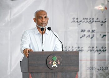 ރައްޔިތުންނަށް ޚިދުމަތް ކުރެއްވުމުން މަތީ ދެމި ހުންނަވާނެ ކަމަށް ރައީސް ވިދާޅުވެއްޖެ